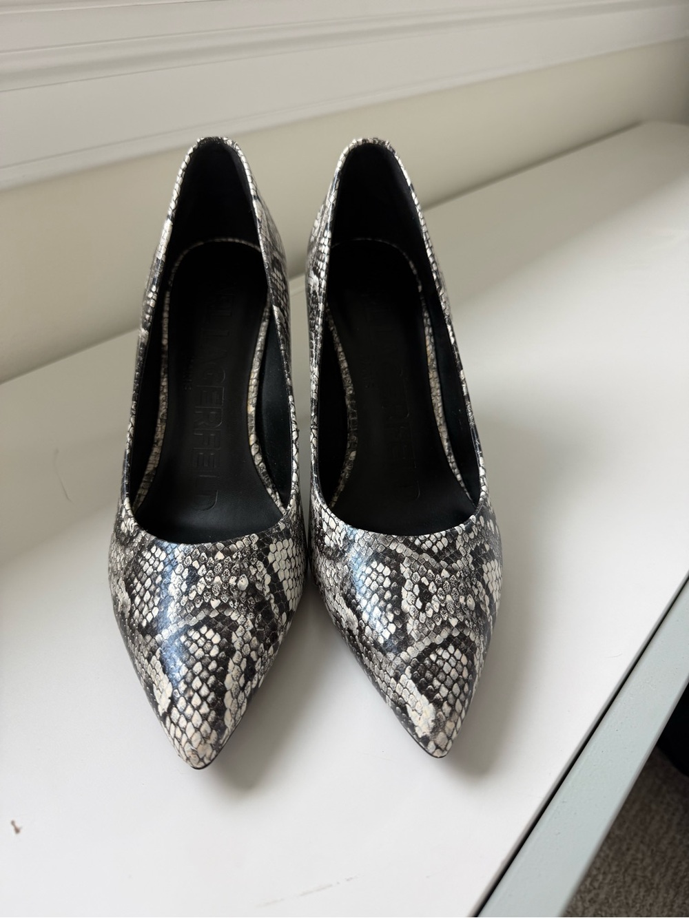 Karl Lagerfeld Snake-Print Pointed Pumps in Black and Cream